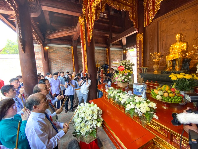 Thủ tướng Nguyễn Xuân Phúc dự lễ khánh thành đền thờ gia tiên Bác Hồ - Ảnh 4.