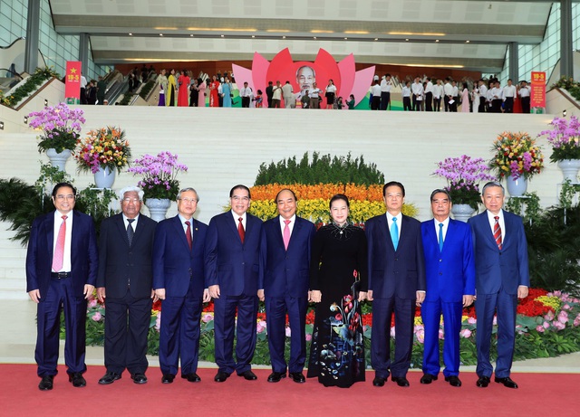 Lãnh đạo Đảng, Nhà nước dự Lễ kỷ niệm 130 năm ngày sinh Chủ tịch Hồ Chí Minh - Ảnh 5.