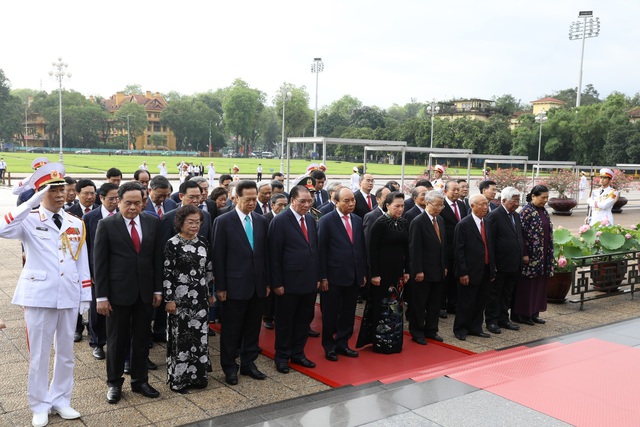 Lãnh đạo Đảng, Nhà nước dự Lễ kỷ niệm 130 năm ngày sinh Chủ tịch Hồ Chí Minh - Ảnh 8.
