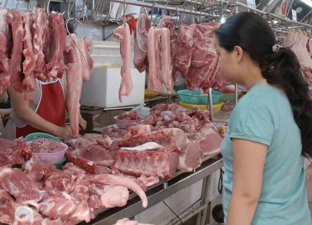 Thịt lợn “đội giá” đến 43% sau các khâu trung gian - Ảnh 2.