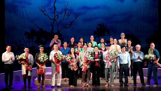 Bệnh sĩ của Lưu Quang Vũ mở màn cho sự trở lại của Nhà hát Kịch Việt Nam - Ảnh 5.