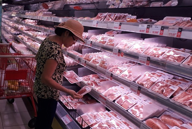 Hiến kế giảm giá thịt lợn, Bộ trưởng NN&PTNT khuyên người dân ăn thịt gà - Ảnh 3.
