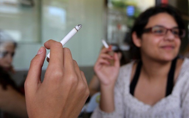Thế giới hiện có khoảng 44 triệu trẻ từ 13-15 tuổi hút thuốc lá - Ảnh 1.