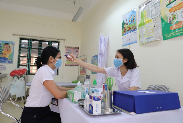 Không phải giãn cách, các trường mầm non, tiểu học tại Hà Nội tăng cường kiểm soát y tế - Ảnh 1.