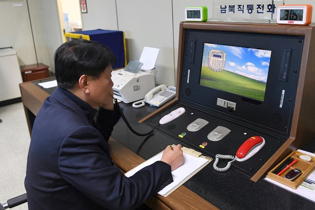 Hàn Quốc trừng phạt 2 tổ chức rải truyền đơn sang biên giới Triều Tiên - Ảnh 1.