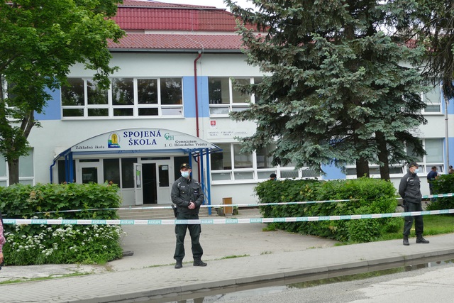 Tấn công bằng dao tại trường tiểu học ở Slovakia, 1 người thiệt mạng - Ảnh 2.