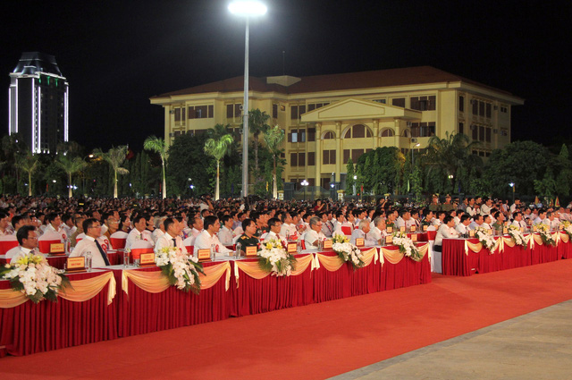 Long trọng khánh thành Tượng đài Chủ tịch Hồ Chí Minh với nhân dân Quảng Bình - Ảnh 3.