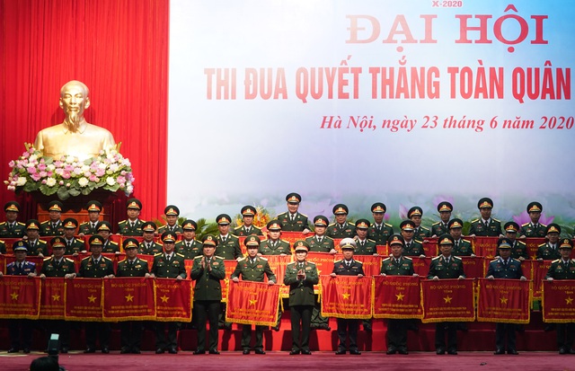 Thủ tướng Nguyễn Xuân Phúc: Ở đâu dân gặp khó, ở đó có bộ đội - Ảnh 3.