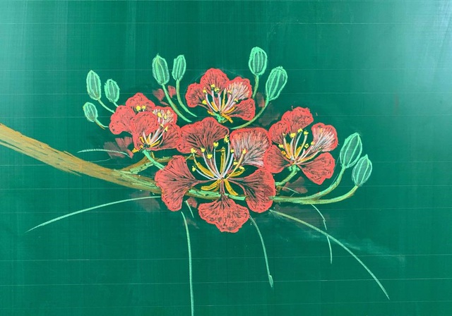Thầy giáo 9X vẽ hoa phượng trên bảng phấn gây sốt cộng đồng mạng - Ảnh 5.