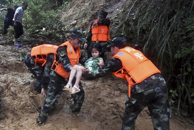 Miền Nam của Trung Quốc gánh chịu trận lũ lụt lớn nhất trong 2 thập kỷ qua - Ảnh 2.