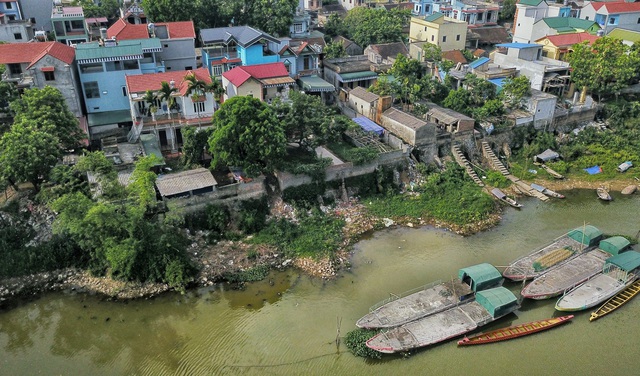Hà Nội công bố tình trạng khẩn cấp sạt lở trên sông Bùi, sông Đáy - Ảnh 1.