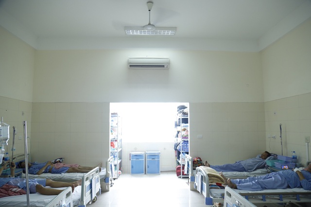 Bệnh viện tăng cường chống nóng cho bệnh nhân - Ảnh 4.