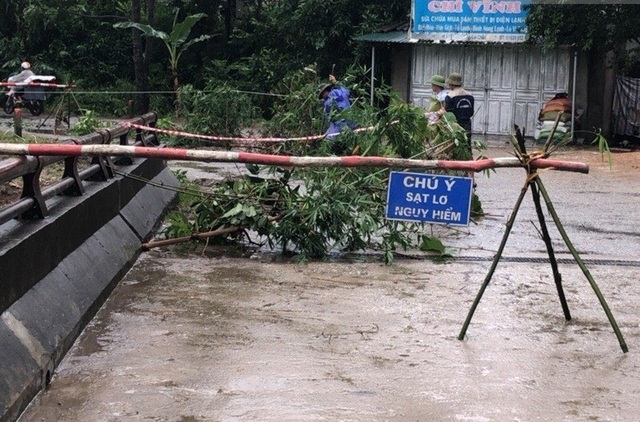 Lai Châu thiệt hại hàng tỷ đồng do mưa lũ, sạt lở đất - Ảnh 1.
