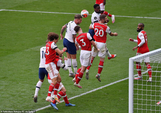 Tottenham 2-1 Arsenal: Công làm thủ phá! (Vòng 35 Ngoại hạng Anh) - Ảnh 3.