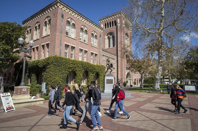 Đại học Nam California (Mỹ) hỗ trợ 4.000 USD cho mỗi sinh viên học trực tuyến tại nhà - Ảnh 1.