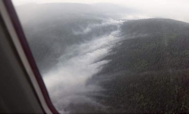 Nga: Cháy rừng hoành hành tại Siberia, khói mù bao trùm nhiều khu vực - Ảnh 2.