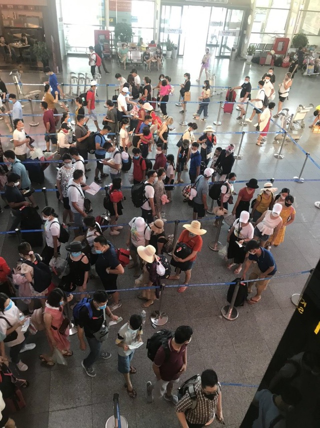 Không có chuyện sân bay Đà Nẵng thất thủ sau khi phát hiện ca nghi mắc COVID-19 - Ảnh 2.