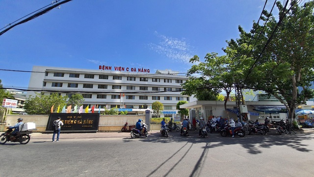 Phát hiện ca nghi mắc COVID-19, Đà Nẵng khẩn trương phong tỏa bệnh viện - Ảnh 1.