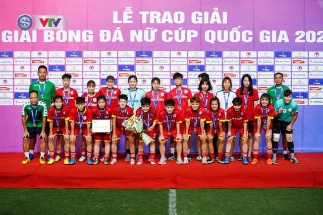 Các danh hiệu cá nhân và tập thể trong Lễ trao giải bóng đá Nữ Cúp Quốc gia 2020 - Ảnh 6.