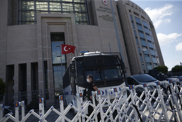 Thổ Nhĩ Kỳ xét xử vắng mặt 20 nghi phạm vụ sát hại nhà báo Khashoggi - Ảnh 2.