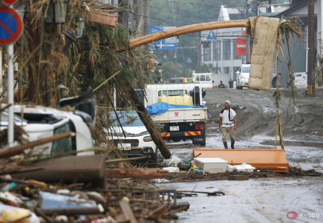 Hàng chục người chết và mất tích sau trận mưa lớn chưa từng có ở Kyushu, Nhật Bản - Ảnh 1.