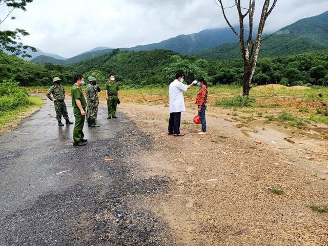 Lại phát hiện 5 người nhập cảnh trái phép qua biên giới về Việt Nam - Ảnh 1.