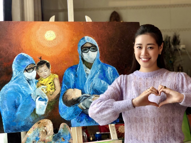 Hoa hậu Khánh Vân cùng ba vẽ tranh về phòng chống dịch COVID-19 - Ảnh 2.