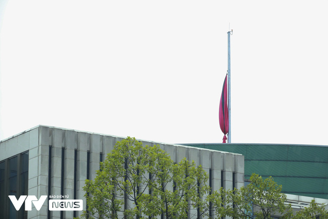 Thượng cờ rủ Quốc tang nguyên Tổng Bí thư Lê Khả Phiêu - Ảnh 6.