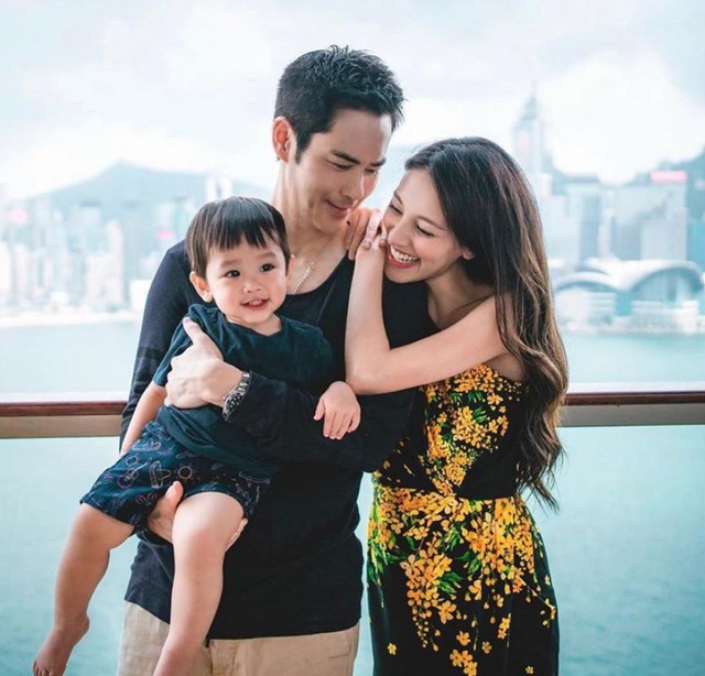 Hoa hậu Hong Kong 2013 hài lòng với cuộc hôn nhân cùng chồng lớn tuổi, giàu có và nổi tiếng - Ảnh 1.
