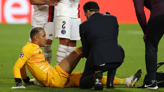 Keylor Navas chấn thương, PSG lo lắng trước trận gặp RB Leipzig - Ảnh 1.