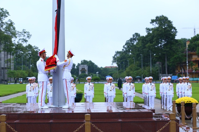 Thượng cờ rủ Quốc tang nguyên Tổng Bí thư Lê Khả Phiêu - Ảnh 3.