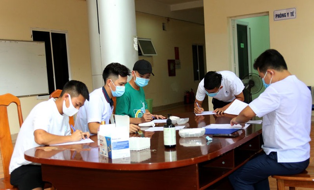 ĐT U22 Việt Nam nghiêm túc thực hiện kiểm tra y tế trong ngày hội quân - Ảnh 1.