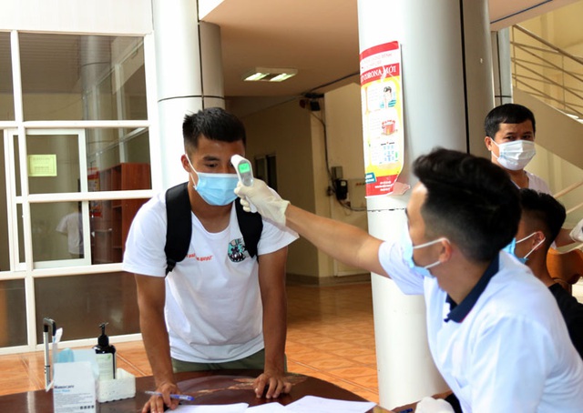 ĐT U22 Việt Nam nghiêm túc thực hiện kiểm tra y tế trong ngày hội quân - Ảnh 12.
