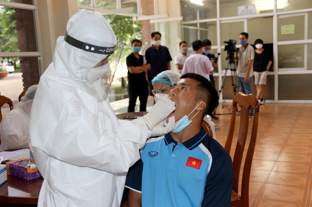 ĐT U22 Việt Nam nghiêm túc thực hiện kiểm tra y tế trong ngày hội quân - Ảnh 22.