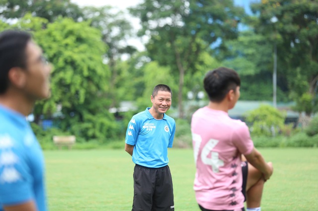 Đoàn Văn Hậu trở lại tập luyện cùng CLB Hà Nội - Ảnh 2.