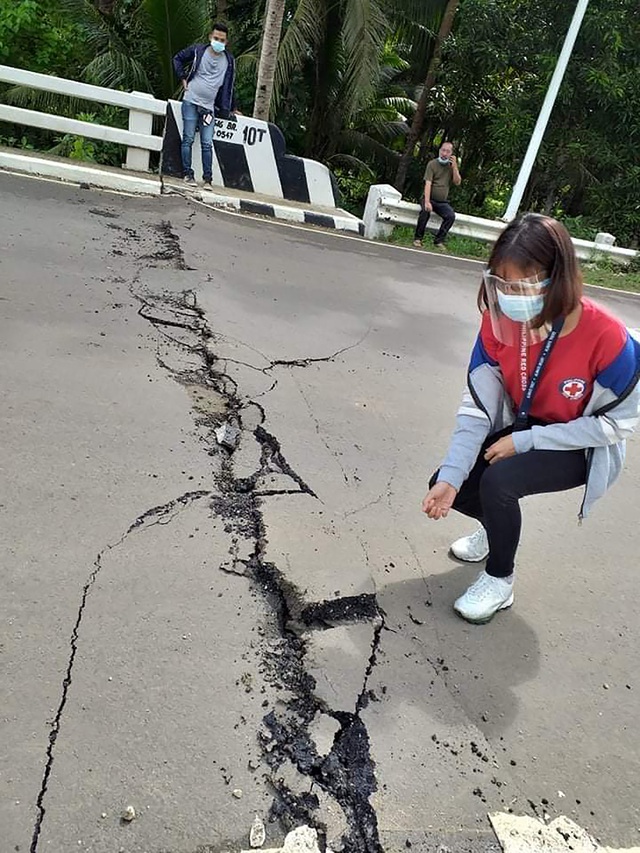 Động đất mạnh 6,6 độ làm rung chuyển miền Trung Philippines, ít nhất 1 người thiệt mạng - Ảnh 3.