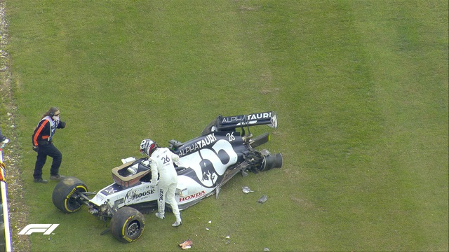 Đua xe F1: Nổ lốp ở vòng đua cuối, Lewis Hamilton vẫn về nhất tại Silverstone - Ảnh 4.