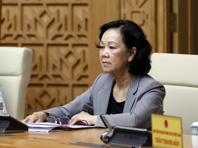 Thủ tướng Nguyễn Xuân Phúc: Bảo vệ sức khỏe nhân dân nhưng không để đổ gãy kinh tế - Ảnh 2.