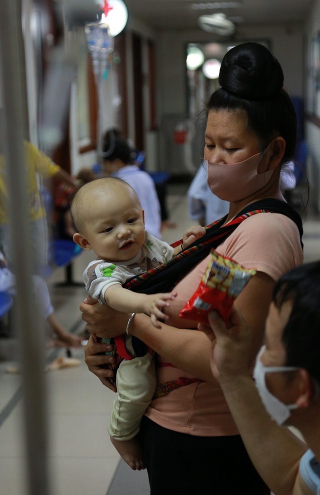 Bệnh viện tỉnh cạn kiệt máu, nhiều em nhỏ từ miền núi phải về Hà Nội truyền máu - Ảnh 2.