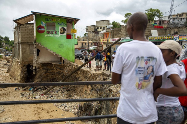 Bão Laura càn quét Haiti, Dominica và Puerto Rico khiến hàng chục người thiệt mạng - Ảnh 2.