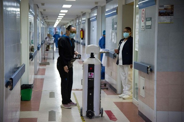 Độc đáo, Robot chăm sóc bệnh nhân COVID-19 cô đơn ở Mexico - Ảnh 3.