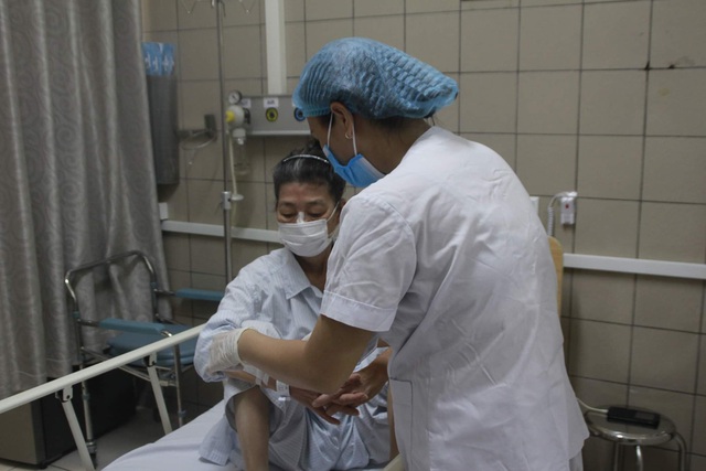 Ngộ độc pate Minh Chay: Một bệnh nhân cao tuổi tiên lượng rất nặng - Ảnh 2.