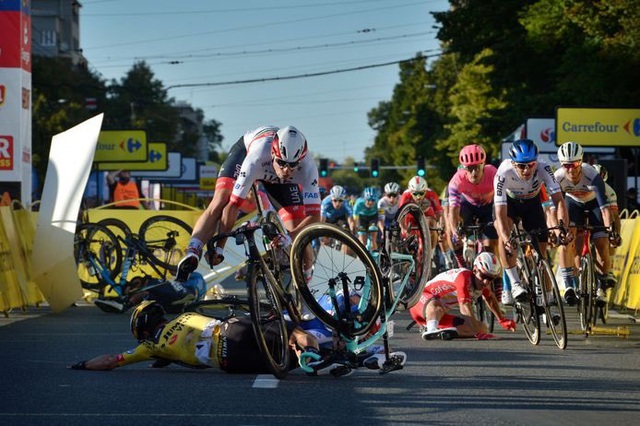 Tai nạn nghiêm trọng tại Tour de Pologne 2020 - Ảnh 5.