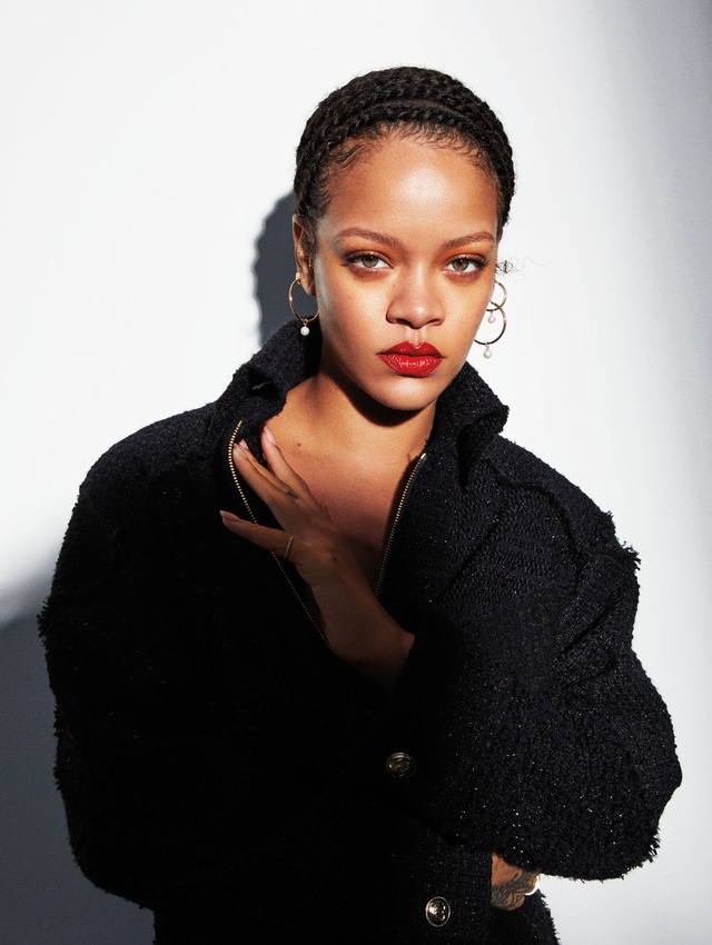 Rihanna siêu nóng bỏng trong bộ ảnh mới - Ảnh 2.