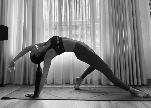 Hình ảnh yoga mới: Bạn đã sẵn sàng để khám phá những động tác yoga mới nhất mang tính độc đáo? Hãy dành thời gian để chiêm ngưỡng những hình ảnh yoga mới nhất và lấy cảm hứng cho bài tập của mình. Hãy cùng tìm hiểu và truyền cảm hứng cho người thân bạn bè của bạn nhé!