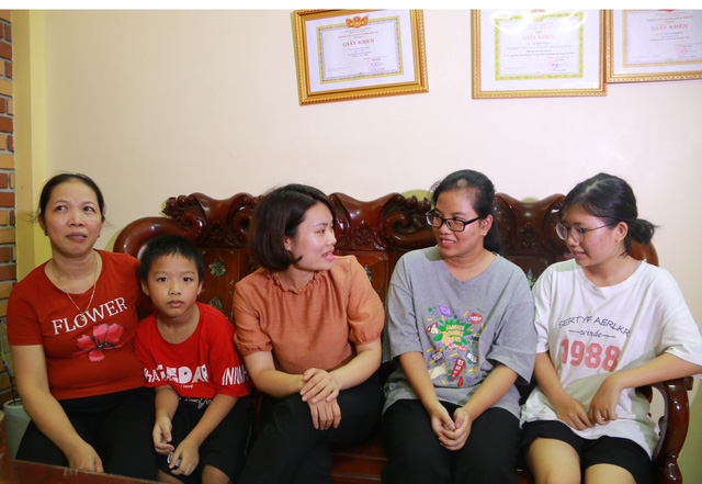 Nữ thủ khoa khối C ở Ninh Bình đạt hai điểm 10 tiết lộ bí quyết học tập - Ảnh 1.