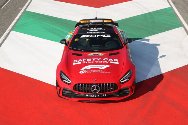 Ferrari ra mắt phiên bản xe đặc biệt cho GP Tuscan - Ảnh 2.