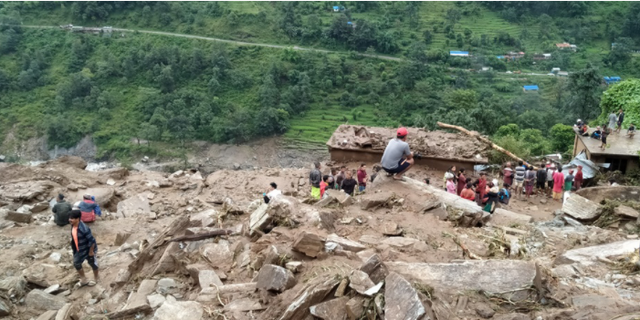 Lở đất nghiêm trọng tại Nepal, ít nhất 11 người thiệt mạng - Ảnh 1.