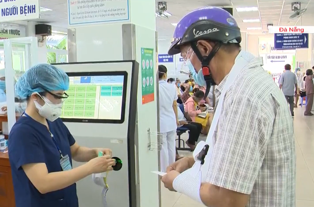 Bệnh viện Đà Nẵng bắt đầu khám, chữa bệnh trở lại từ ngày 15/9 - Ảnh 1.