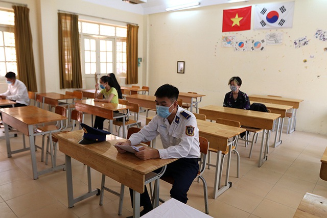Ghi nhận tại phòng thi tốt nghiệp THPT chỉ 7 thí sinh ở Hà Nội - Ảnh 6.